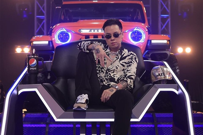 profile-andree-right-hand-badboy-lang-rap-viet-3